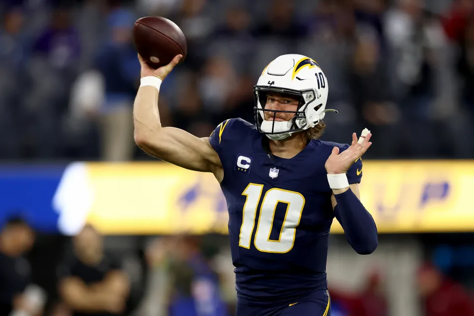 10 los angeles chargers warms